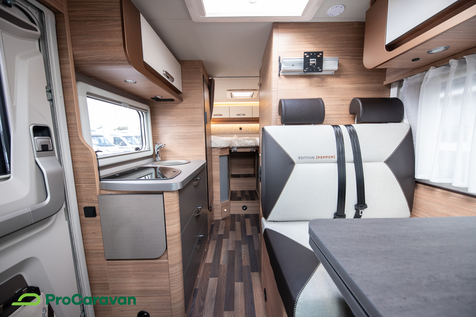 WEINSBERG CaraCompact 600 MEG EDITION [PEPPER] 2026