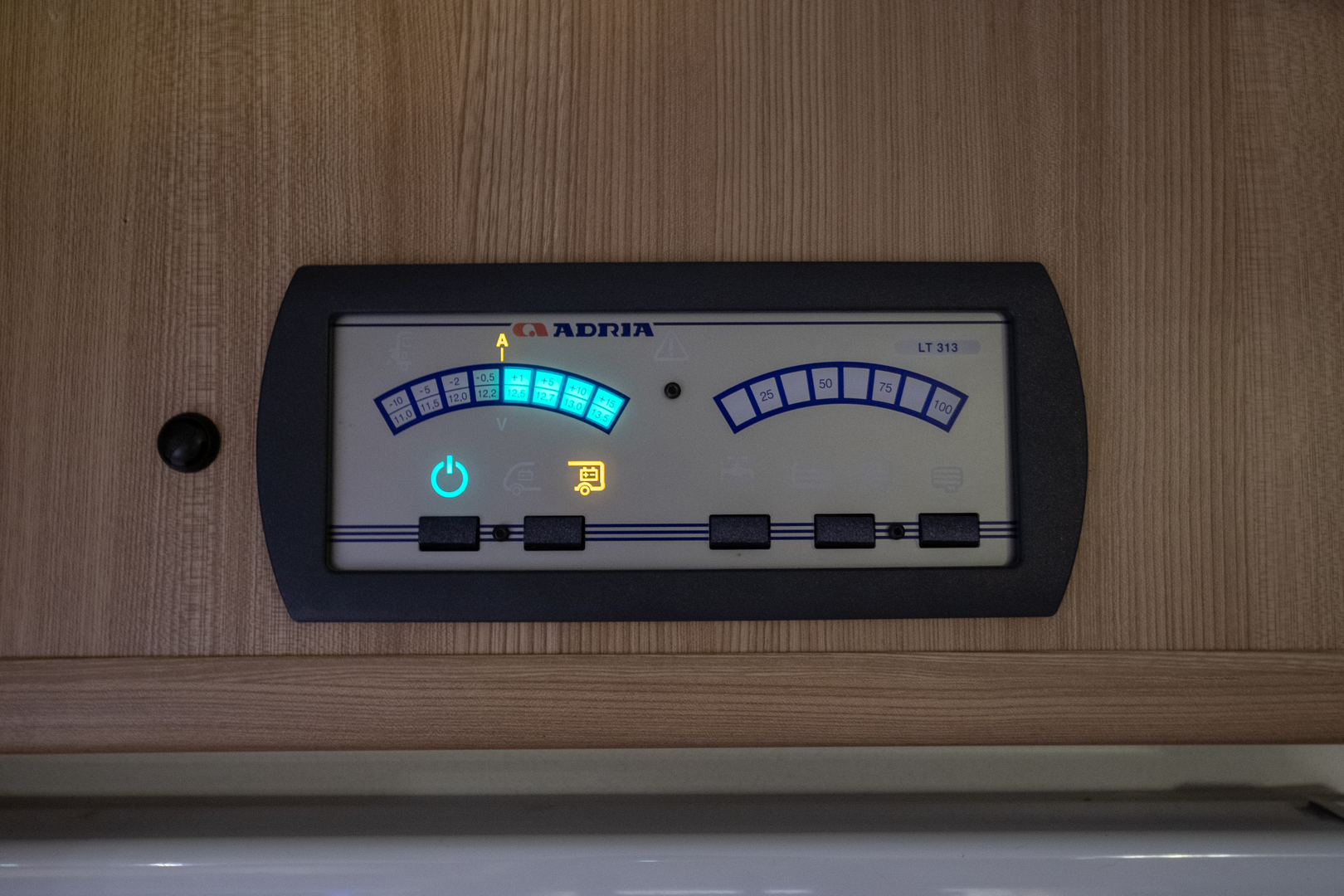 ADRIA Matrix Axess M 680 SP 2013