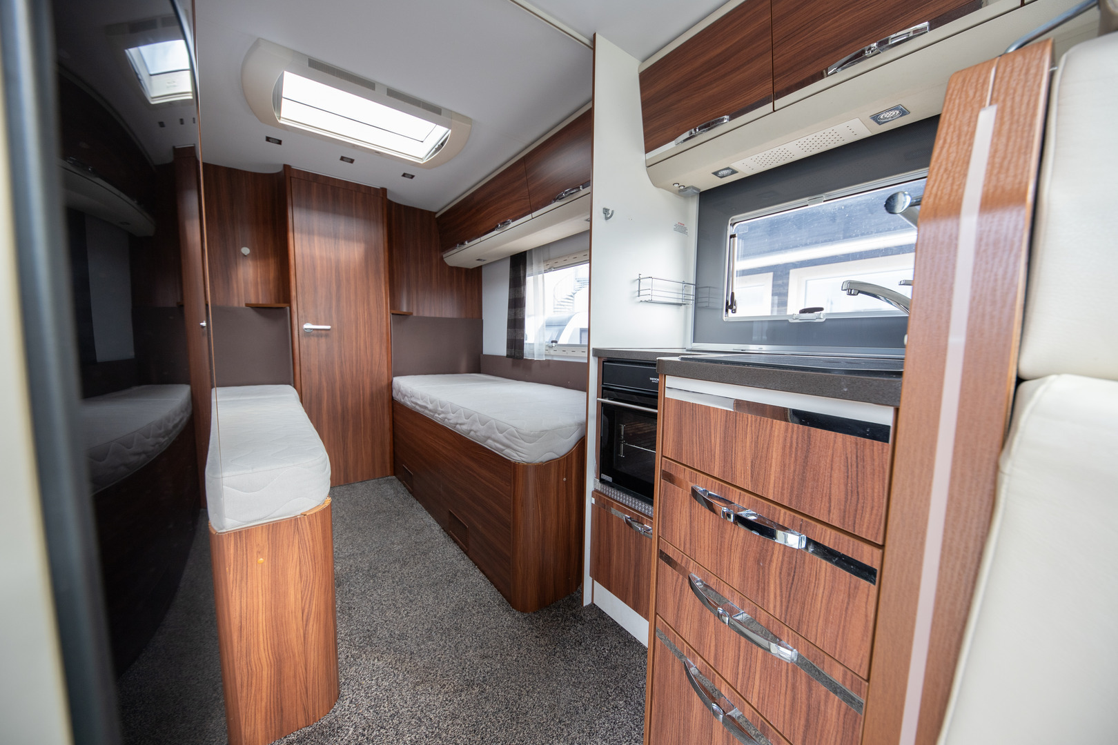 ADRIA Coral Supreme S 670 SLT 2015