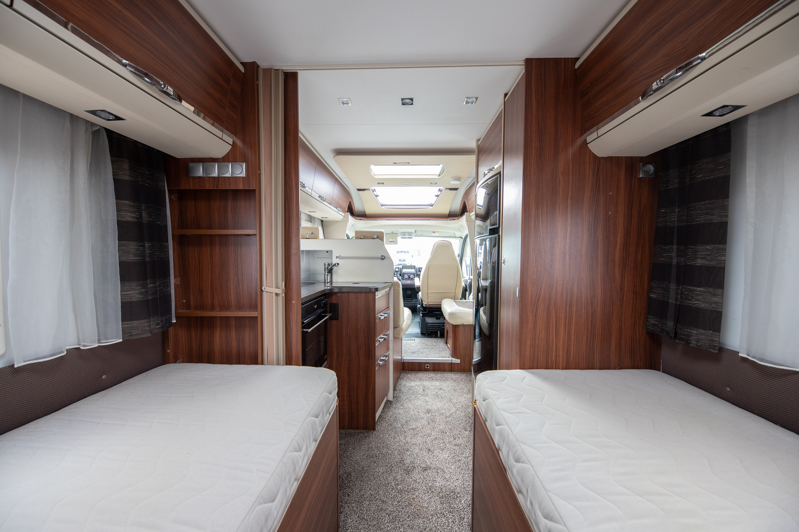 ADRIA Coral Supreme S 670 SLT 2015