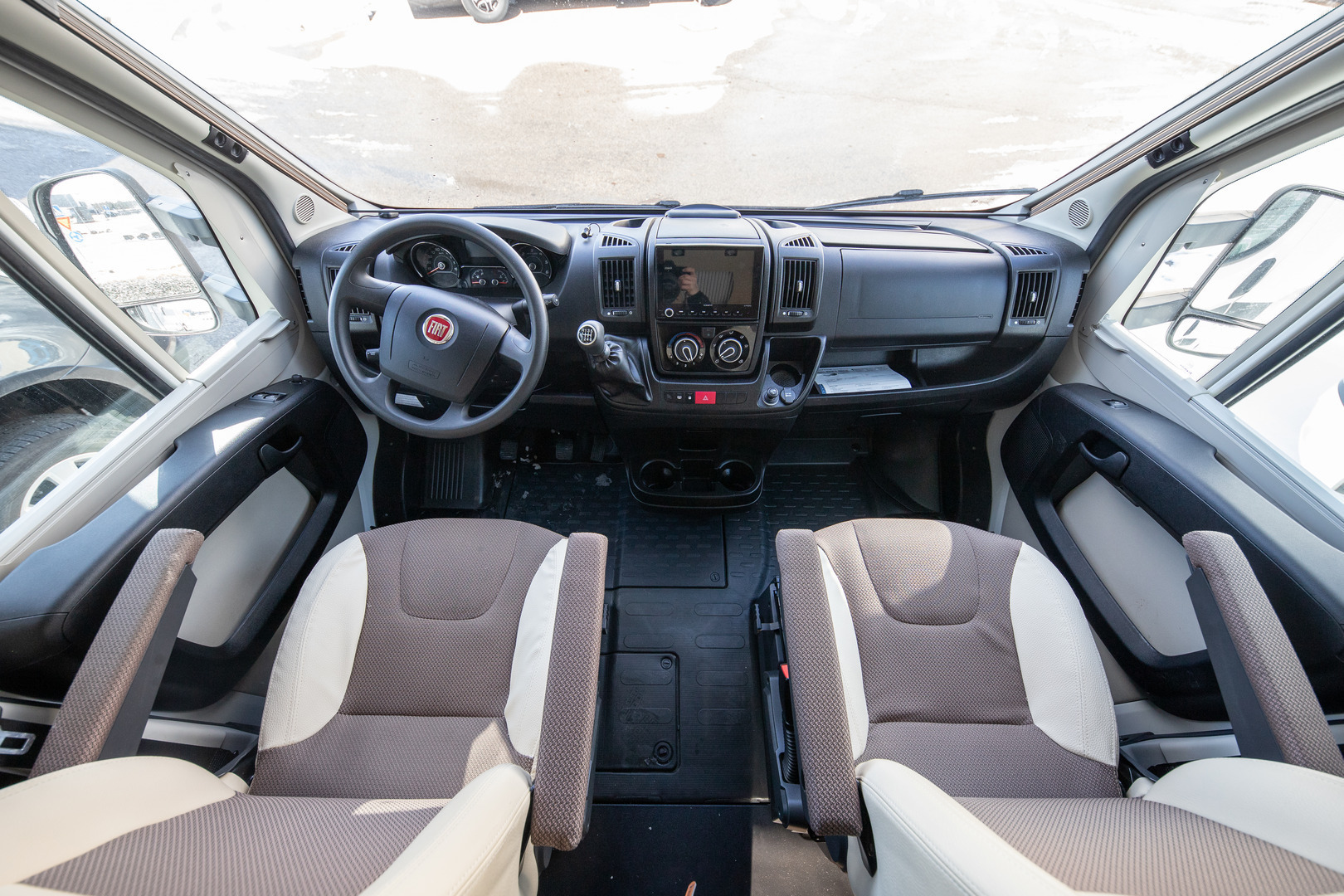 ADRIA Coral Supreme S 670 SLT 2015