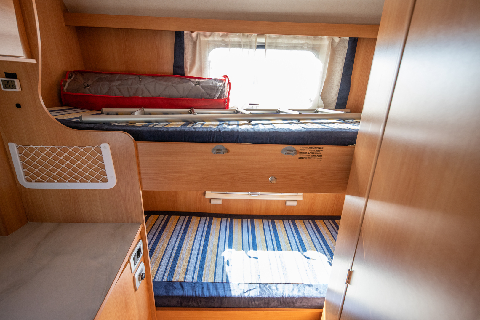 ELNAGH Baron 37 2009