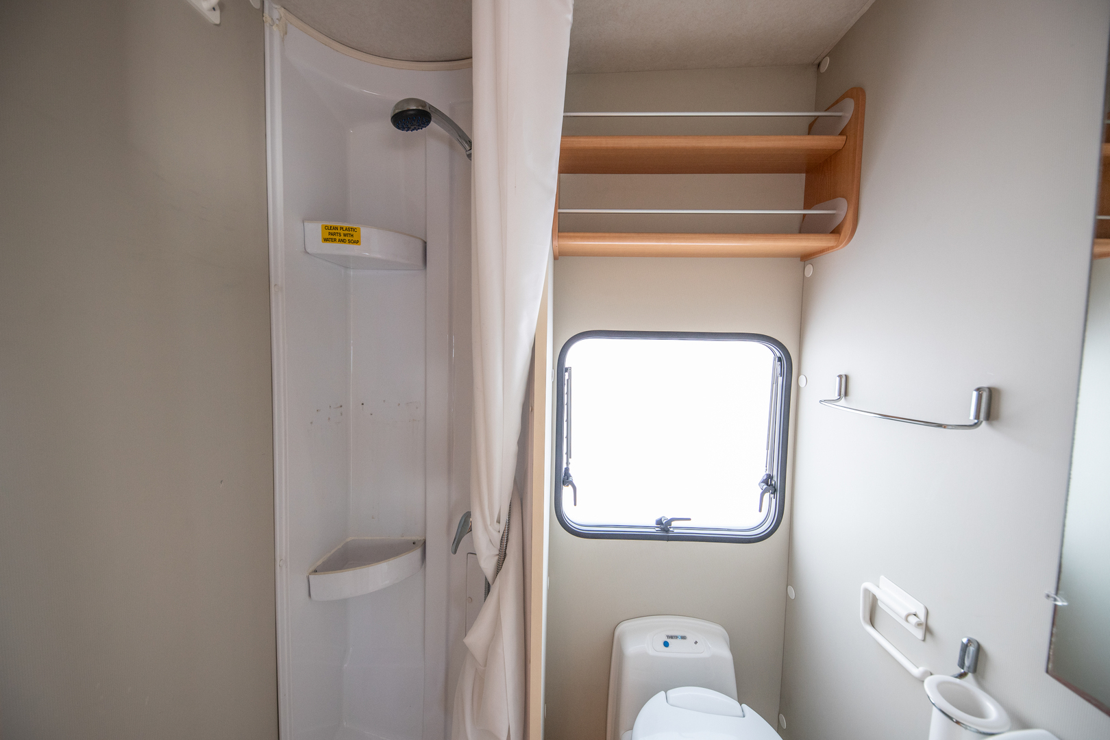 ELNAGH Baron 37 2009