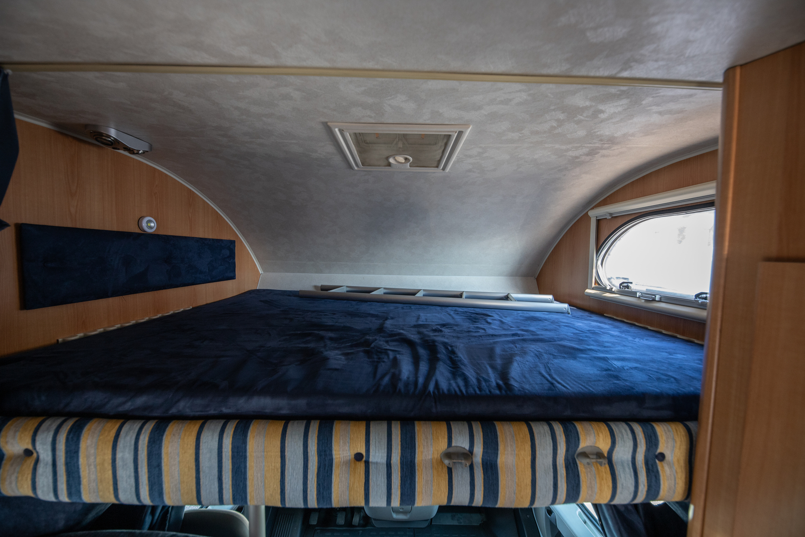 ELNAGH Baron 37 2009