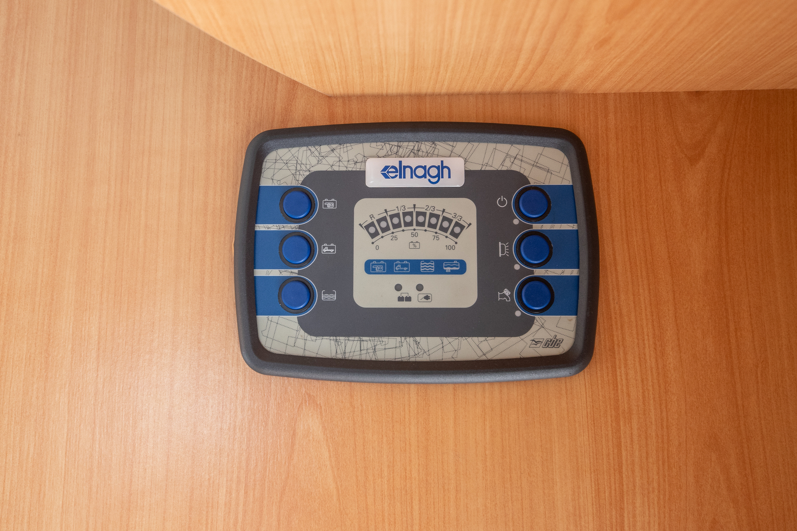 ELNAGH Baron 37 2009