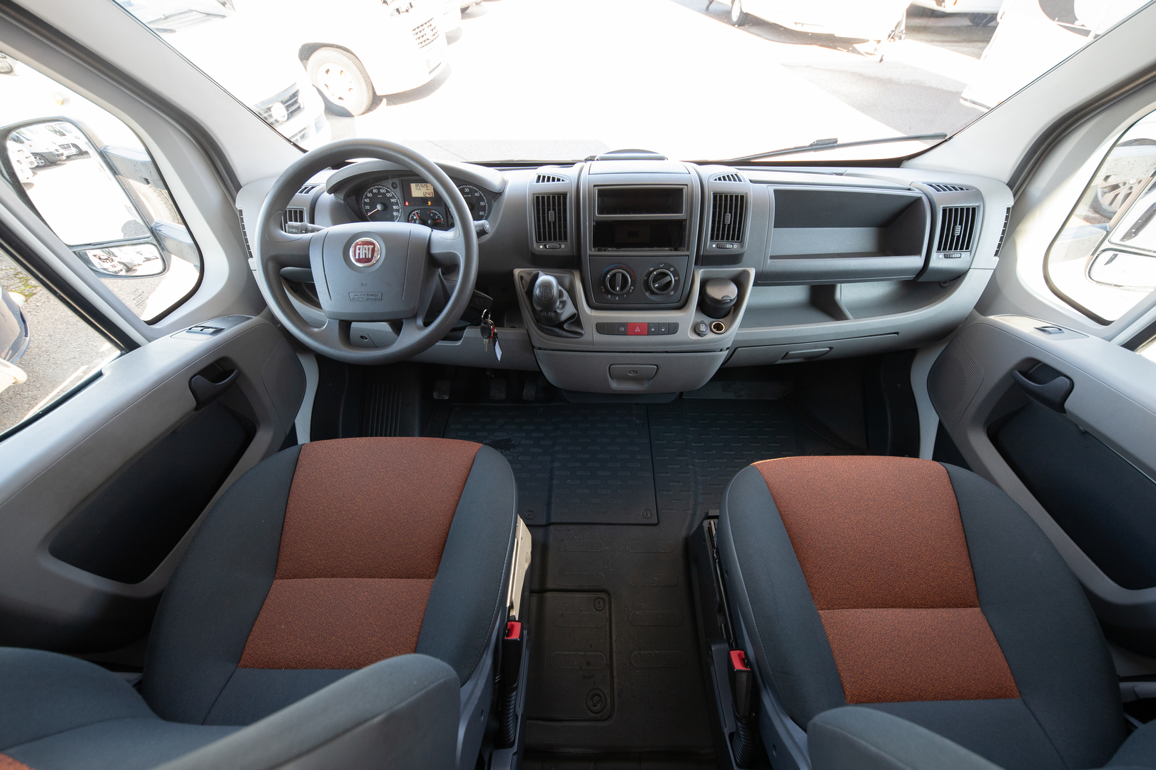 ELNAGH Baron 37 2009