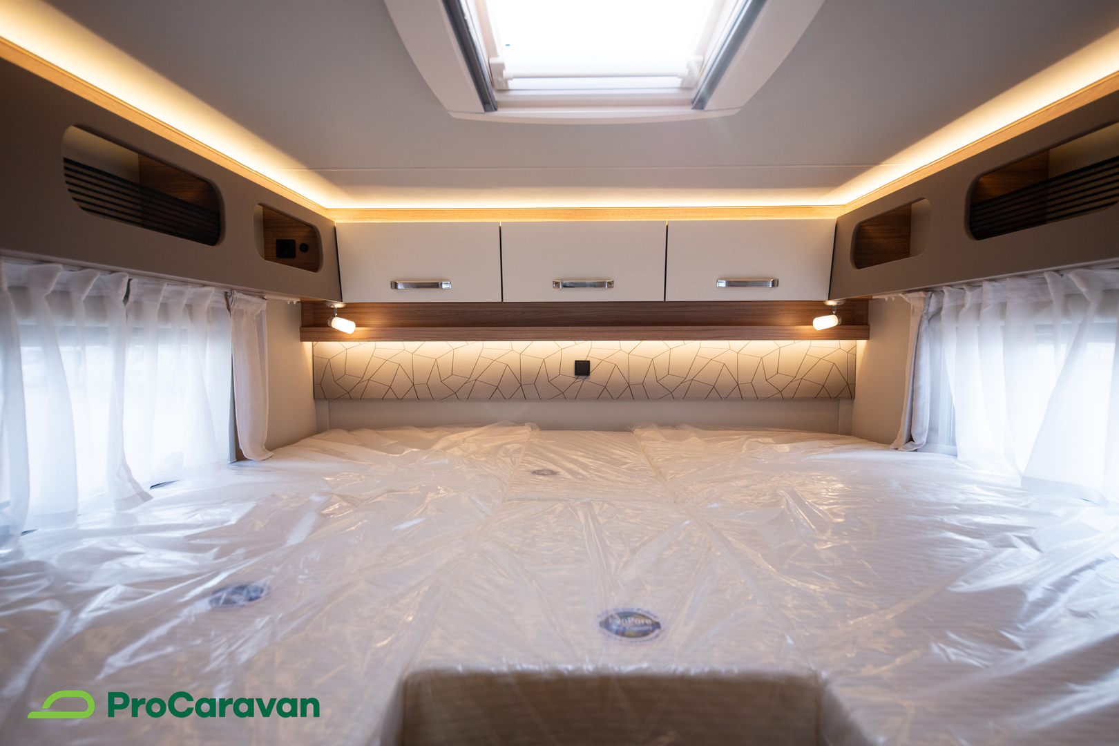 WEINSBERG CaraCompact Suite 640 MEG Edition [PEPPER] 2026