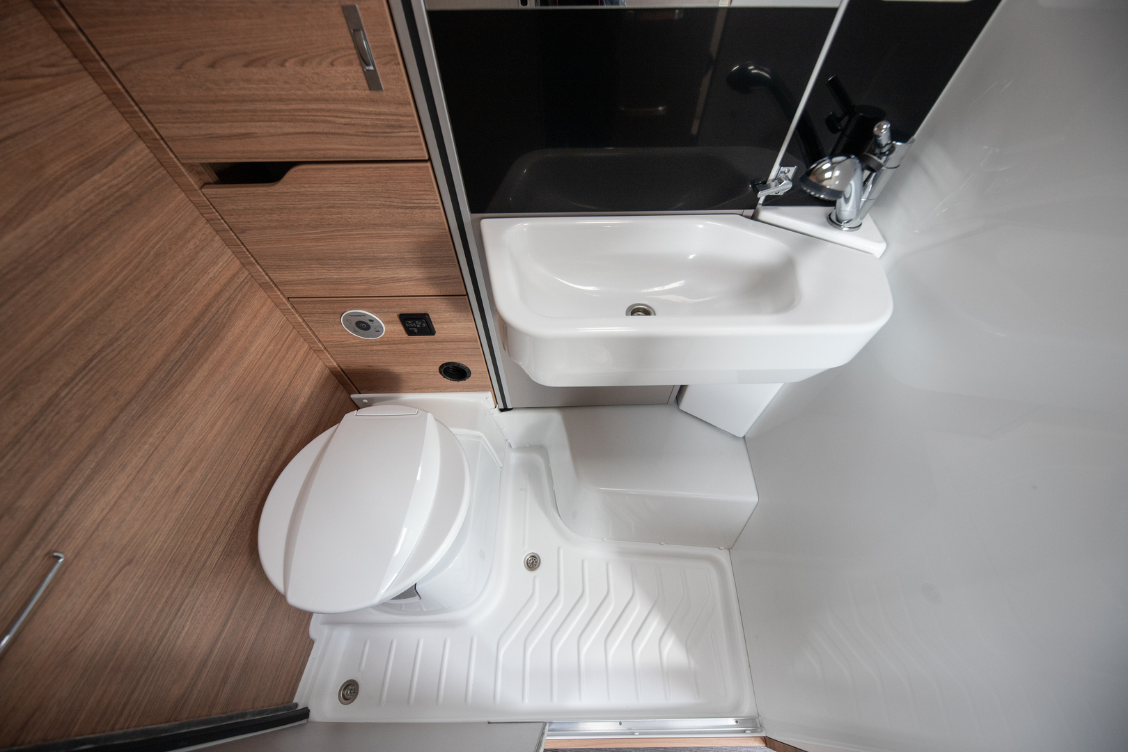 WEINSBERG X-Cursion Van 500 LT Edition [PEPPER] 2023