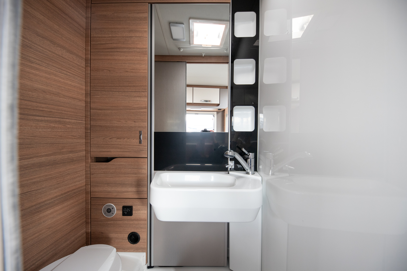 WEINSBERG X-Cursion Van 500 LT Edition [PEPPER] 2023