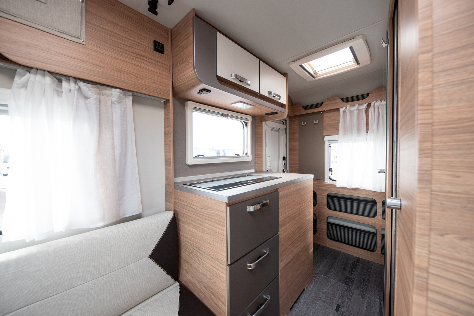 WEINSBERG X-Cursion Van 500 LT Edition [PEPPER] 2023