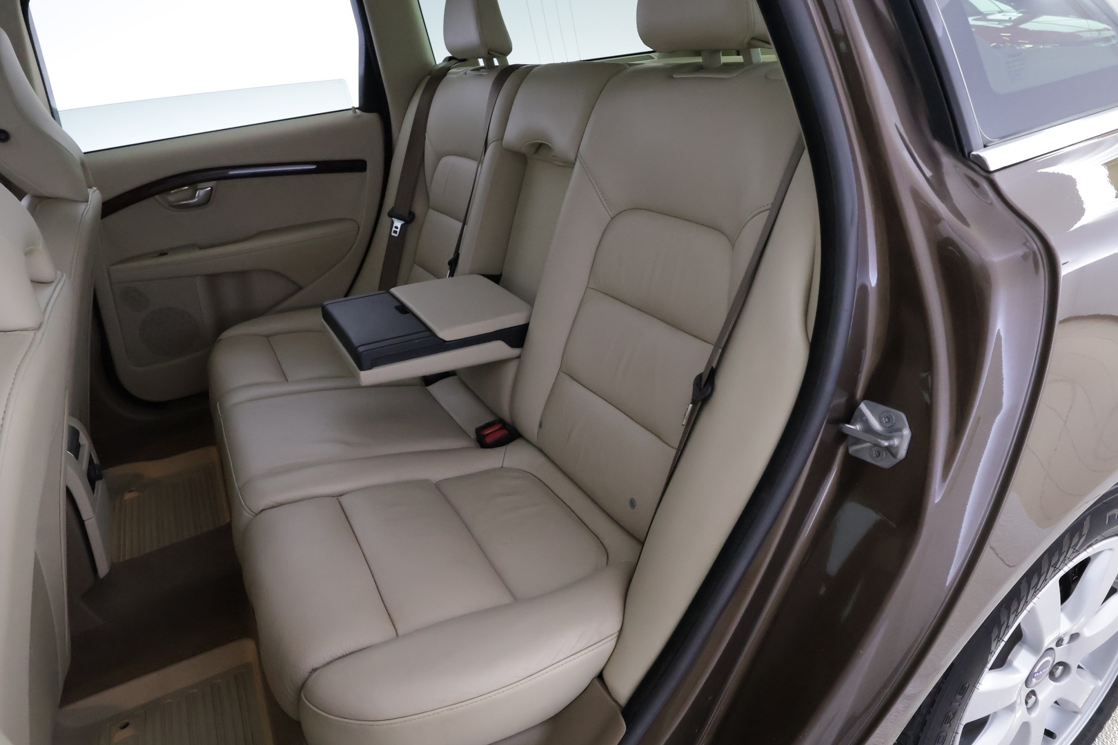 VOLVO V70 2014
