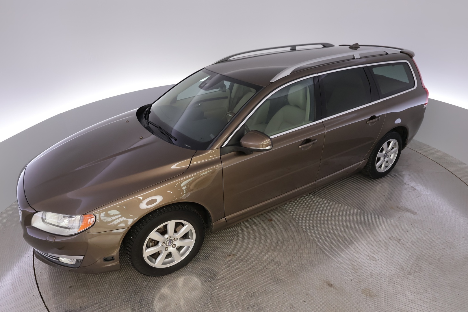 VOLVO V70 2014
