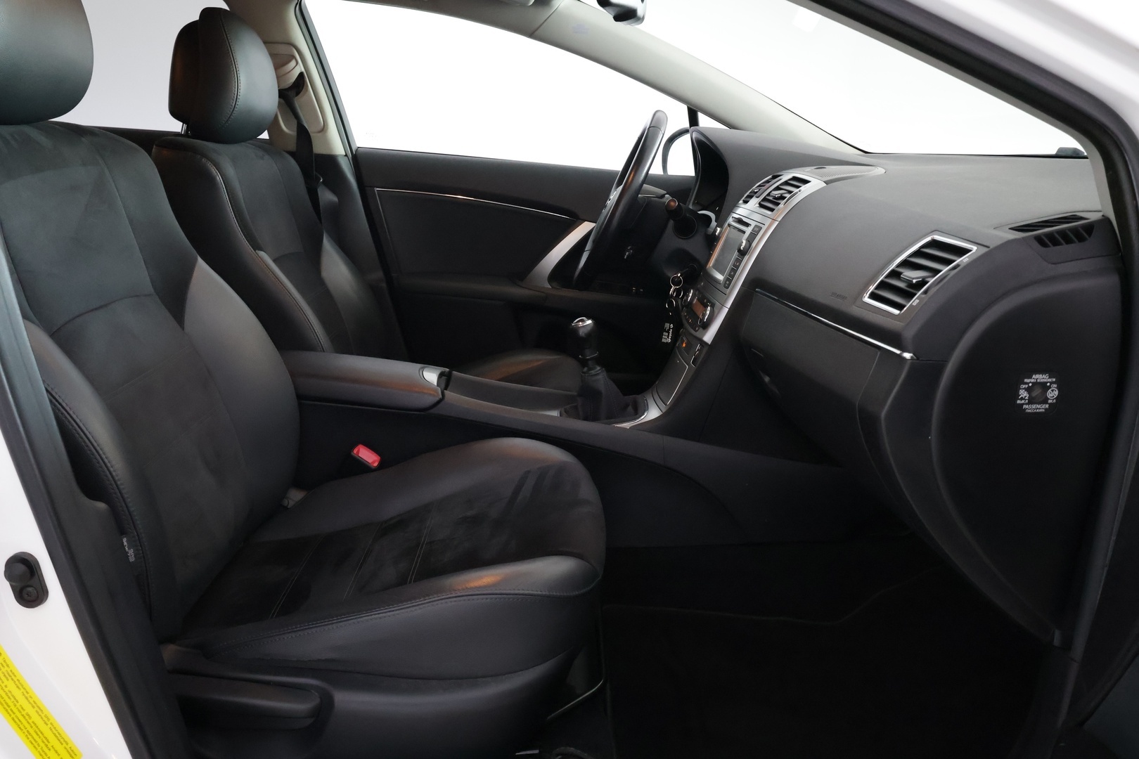 TOYOTA Avensis 2015