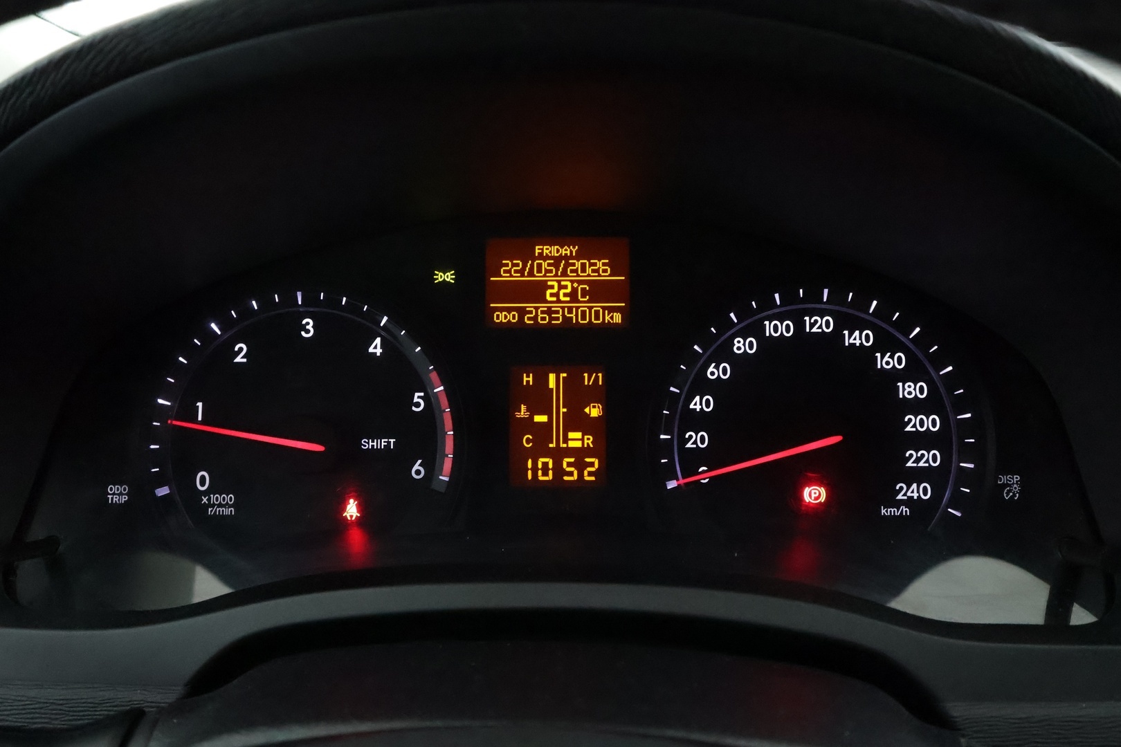 TOYOTA Avensis 2015