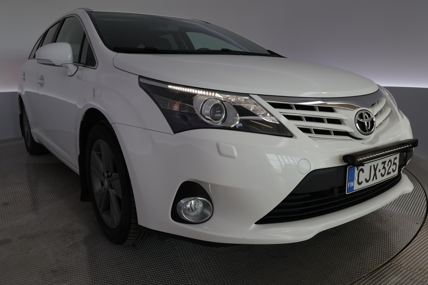 TOYOTA Avensis 2015
