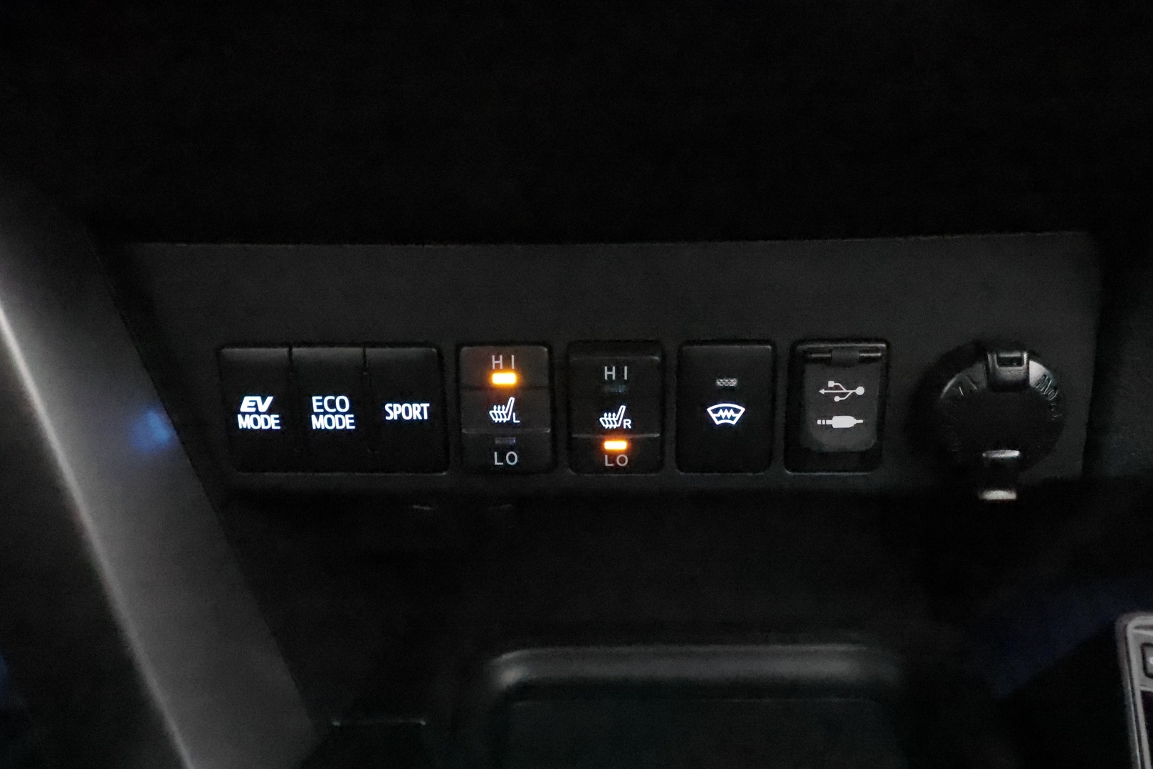 TOYOTA RAV4 2016