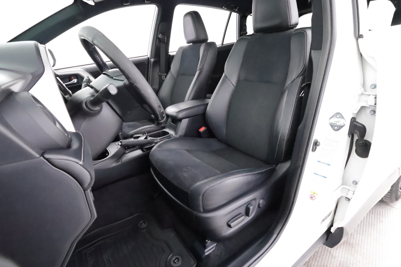 TOYOTA RAV4 2018