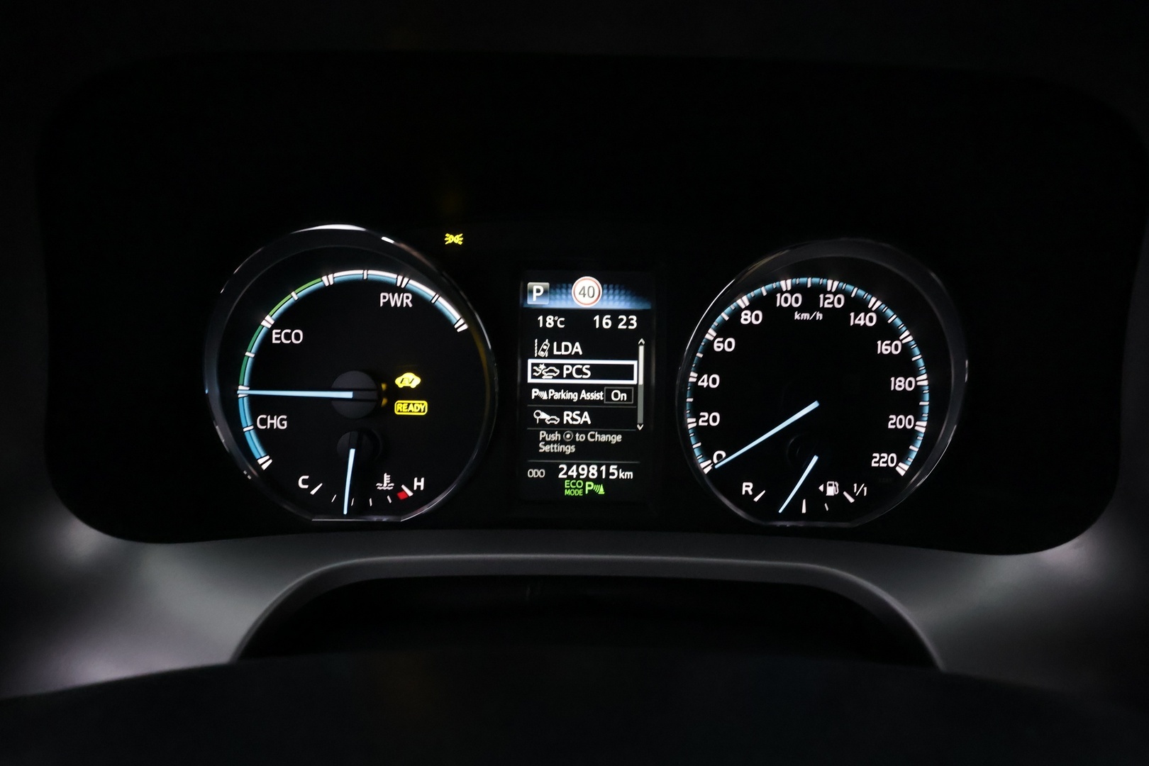 TOYOTA RAV4 2018