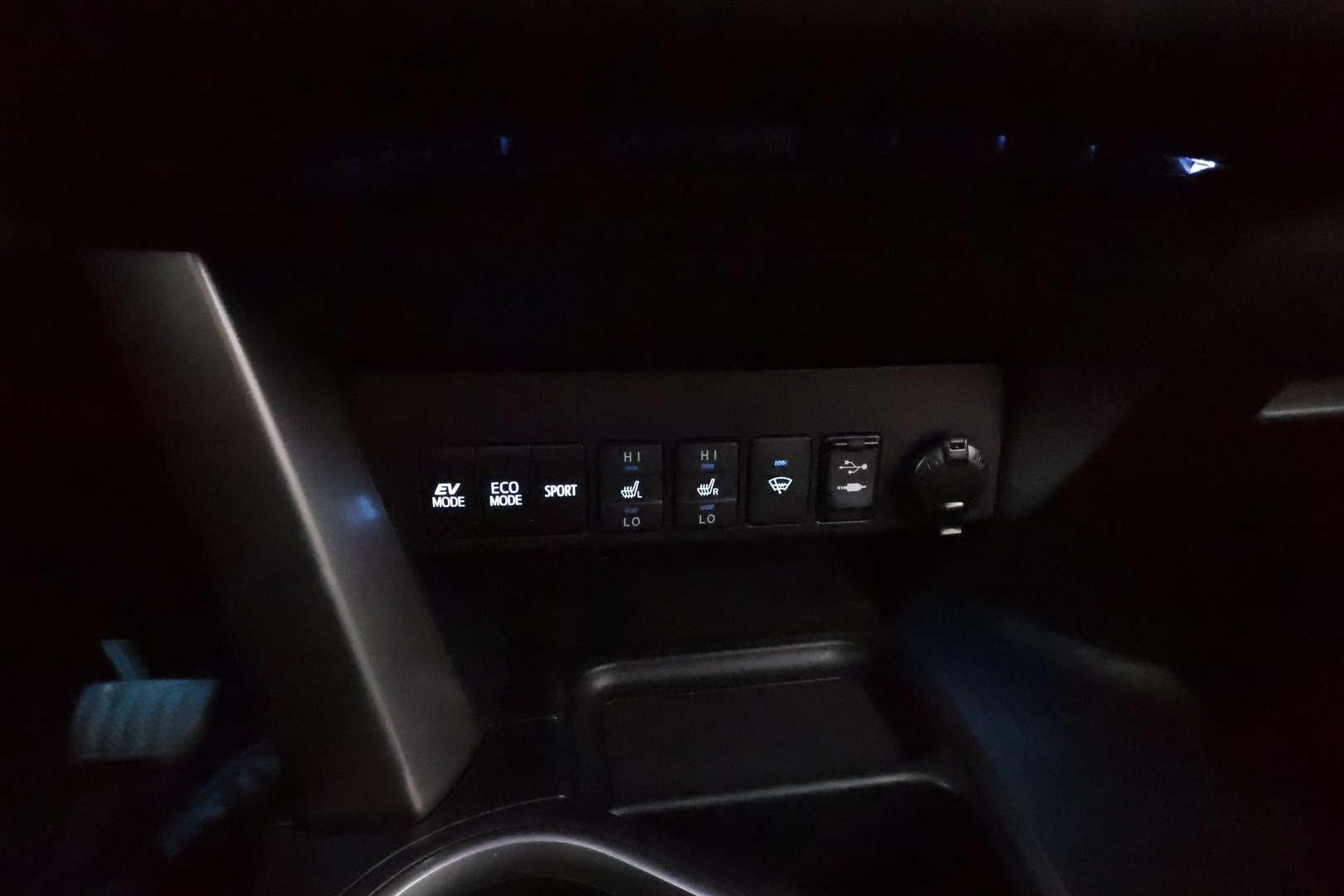 TOYOTA RAV4 2018