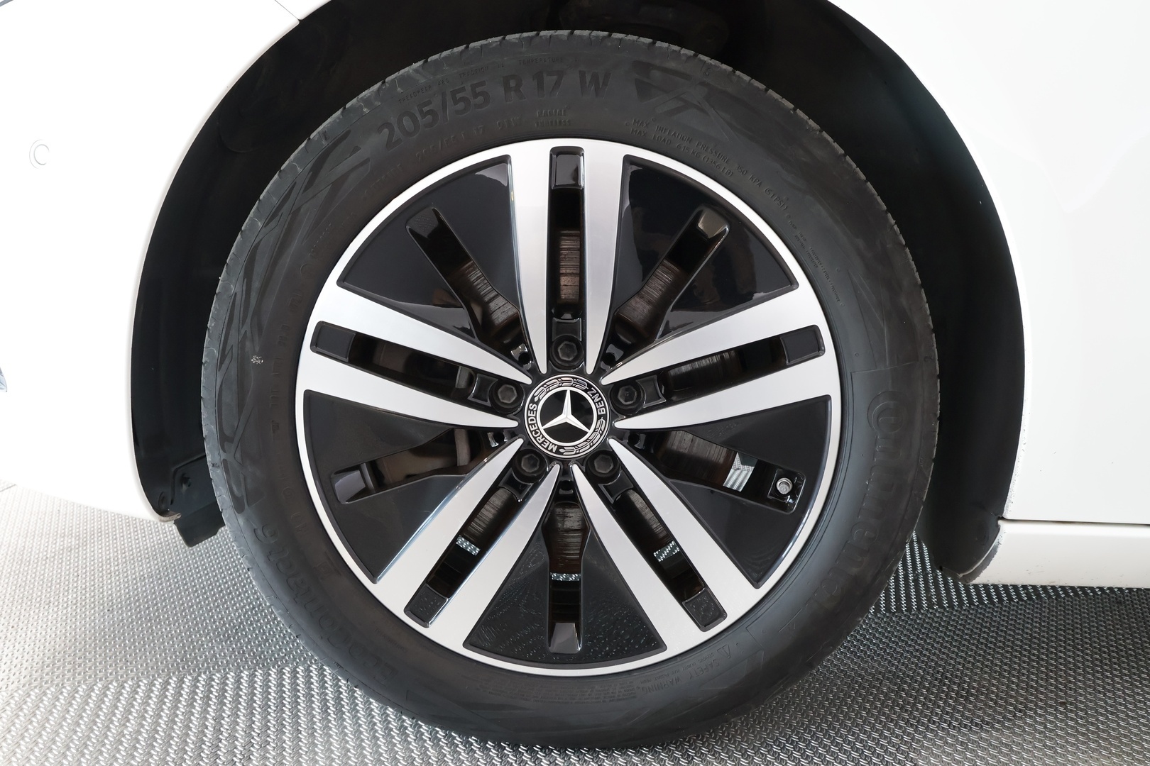 MERCEDES-BENZ A 2020