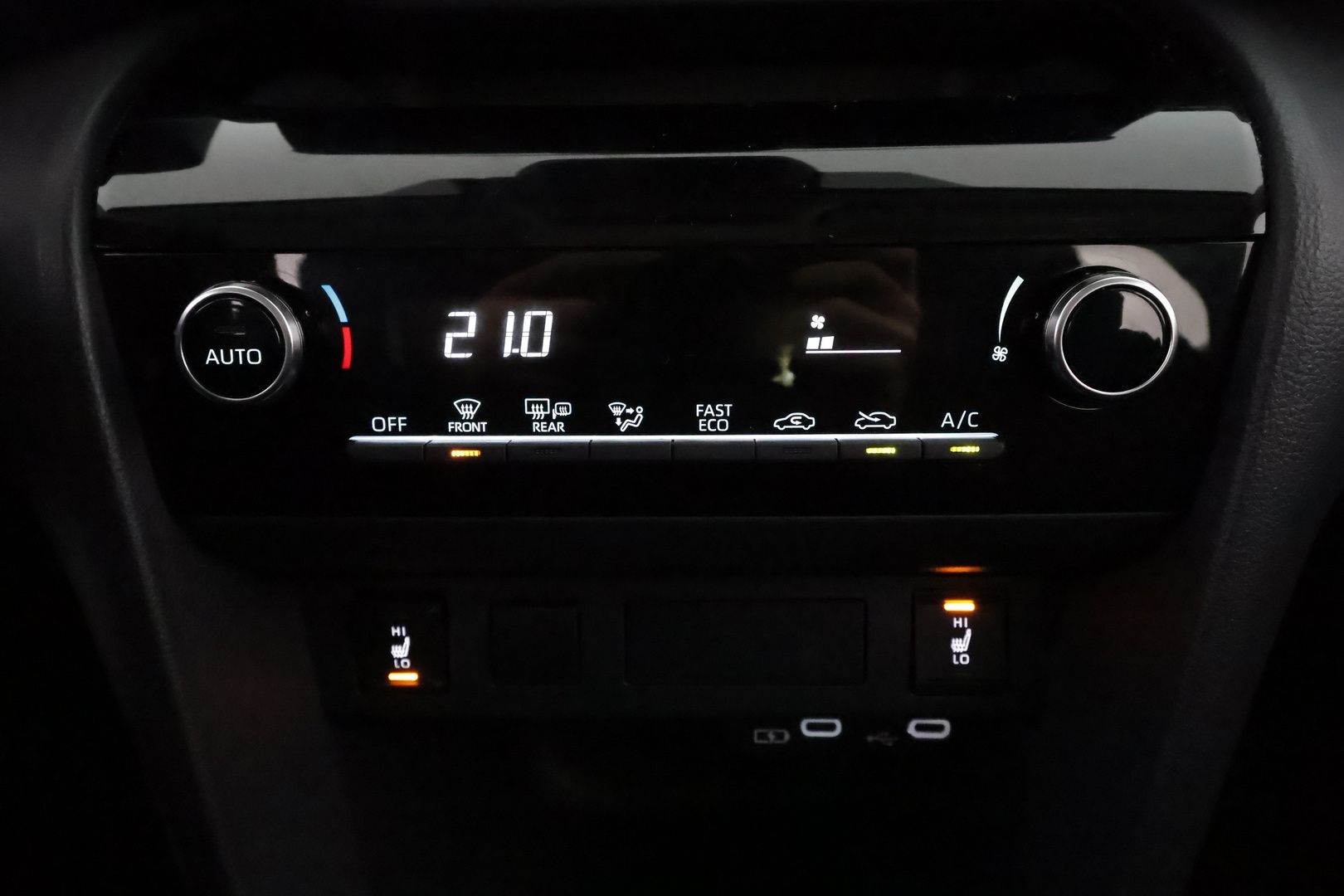 TOYOTA Yaris Cross 2025