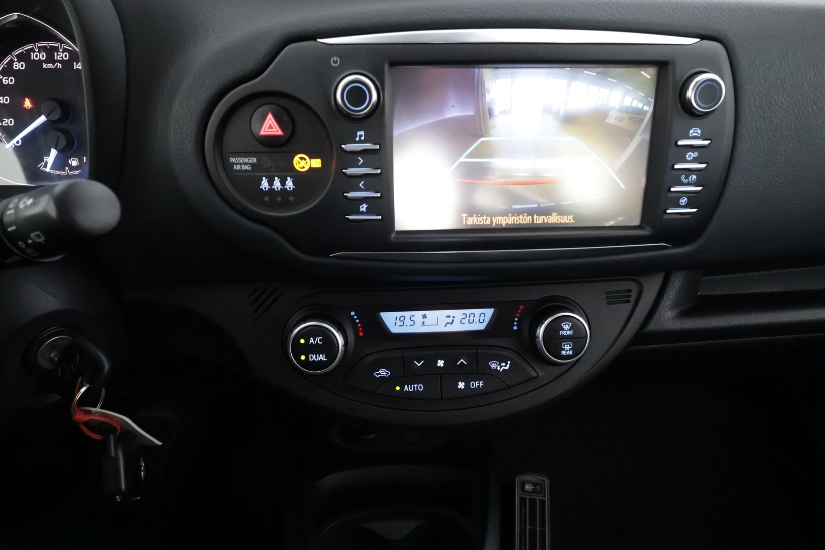 TOYOTA Yaris 2019