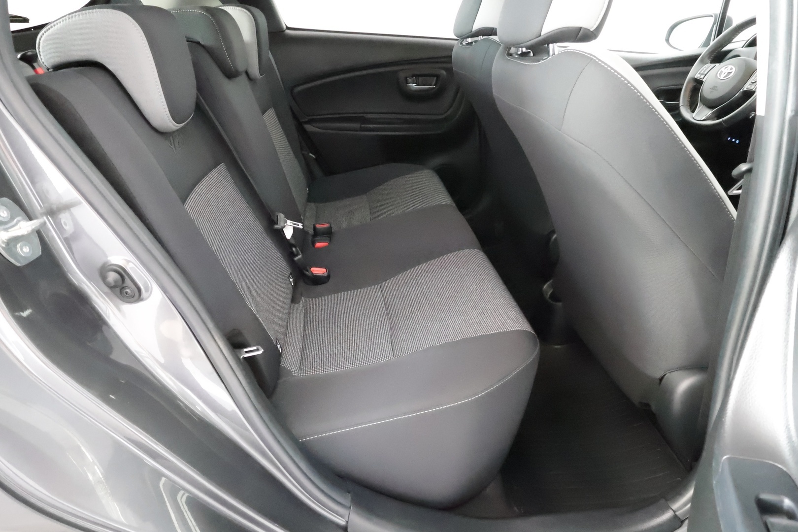 TOYOTA Yaris 2019