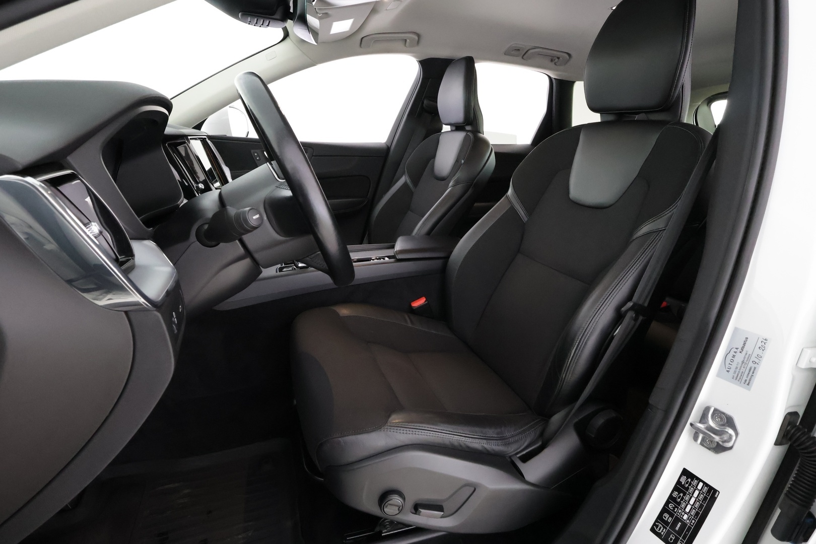 VOLVO XC60 11