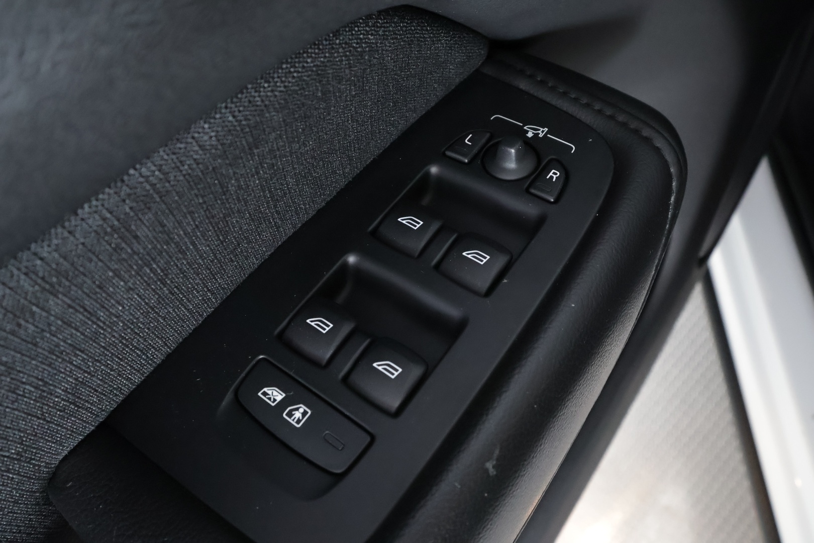 VOLVO XC60 23