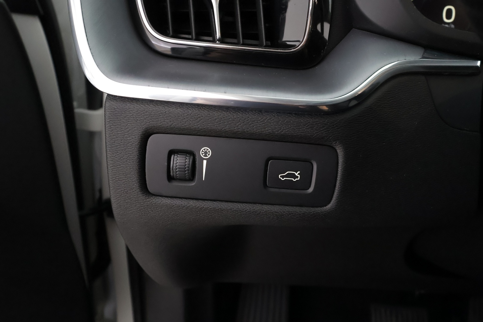 VOLVO XC60 24