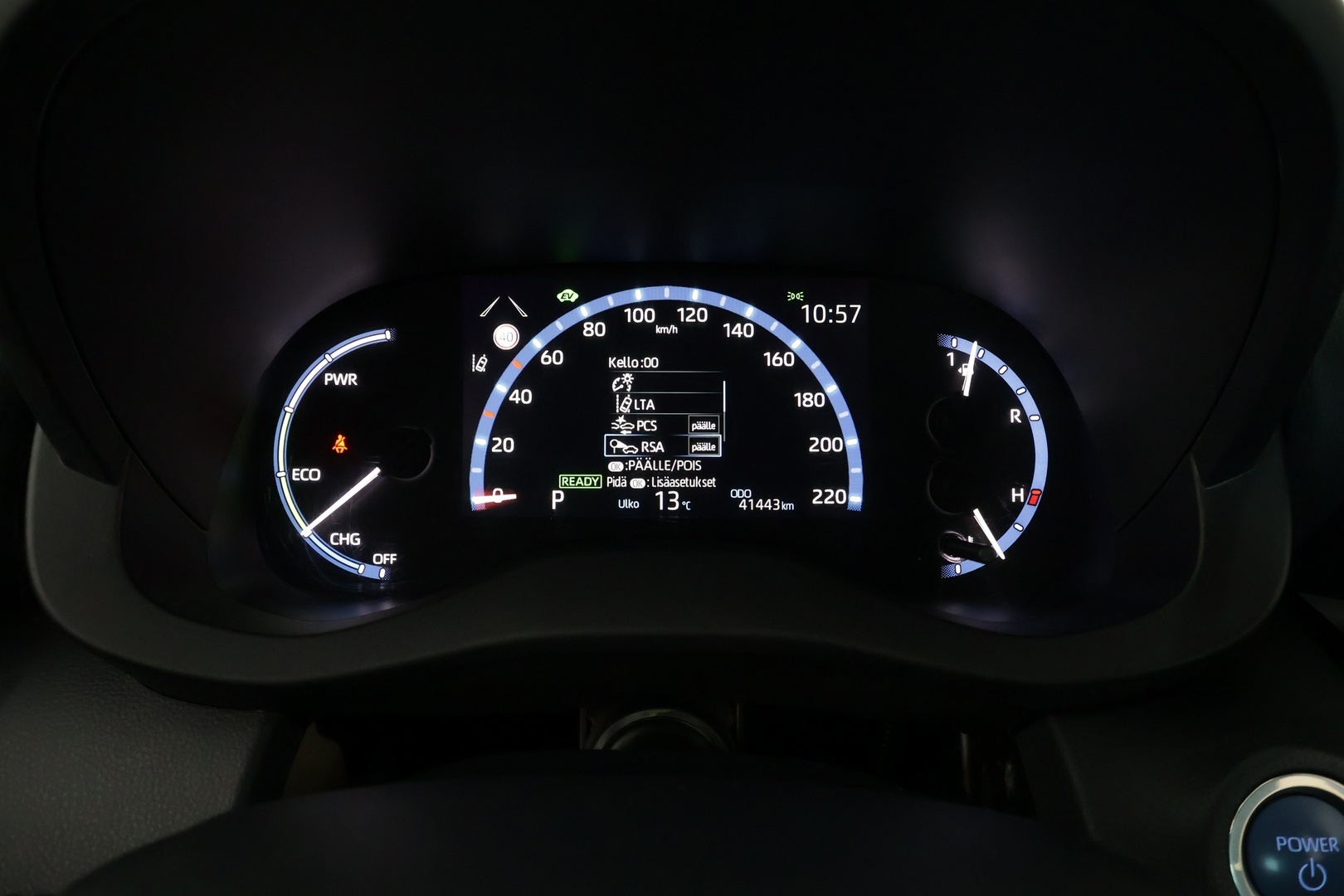 TOYOTA Yaris Cross 2024