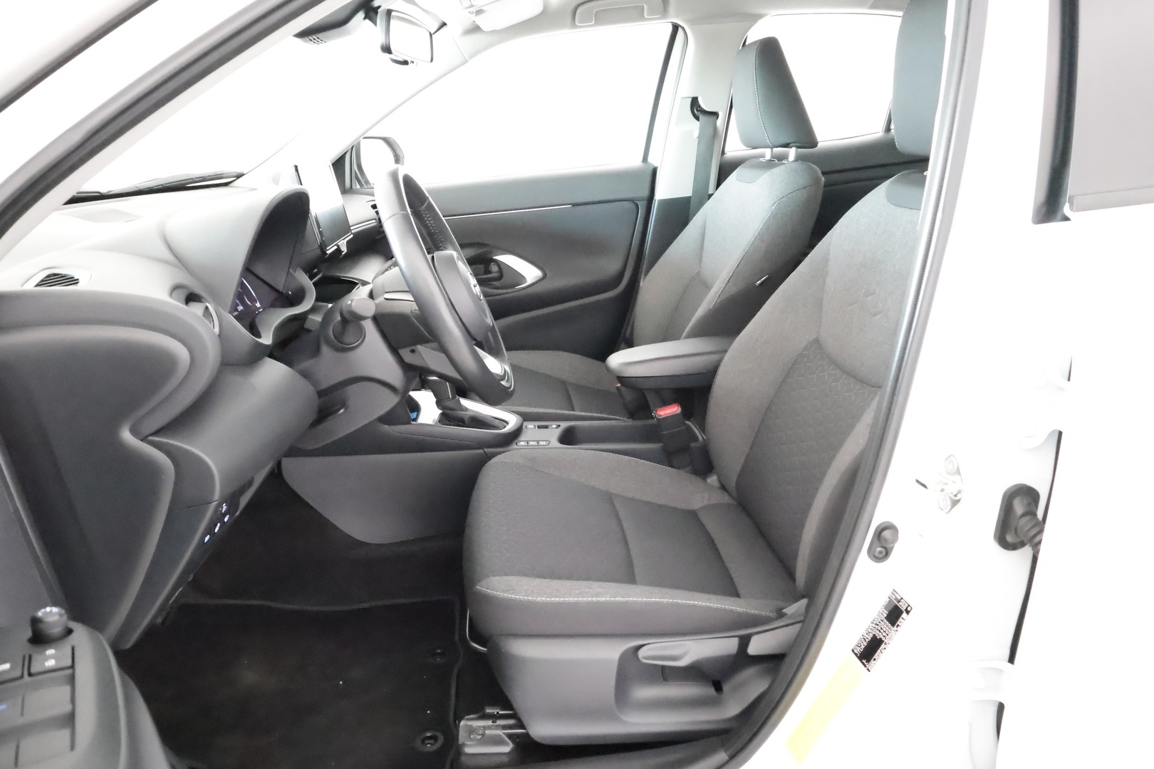 TOYOTA Yaris Cross 2024