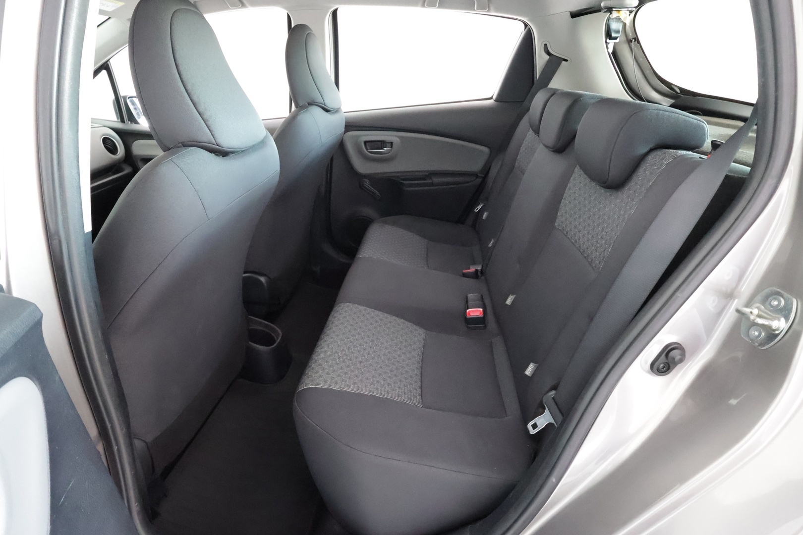 TOYOTA Yaris 2015