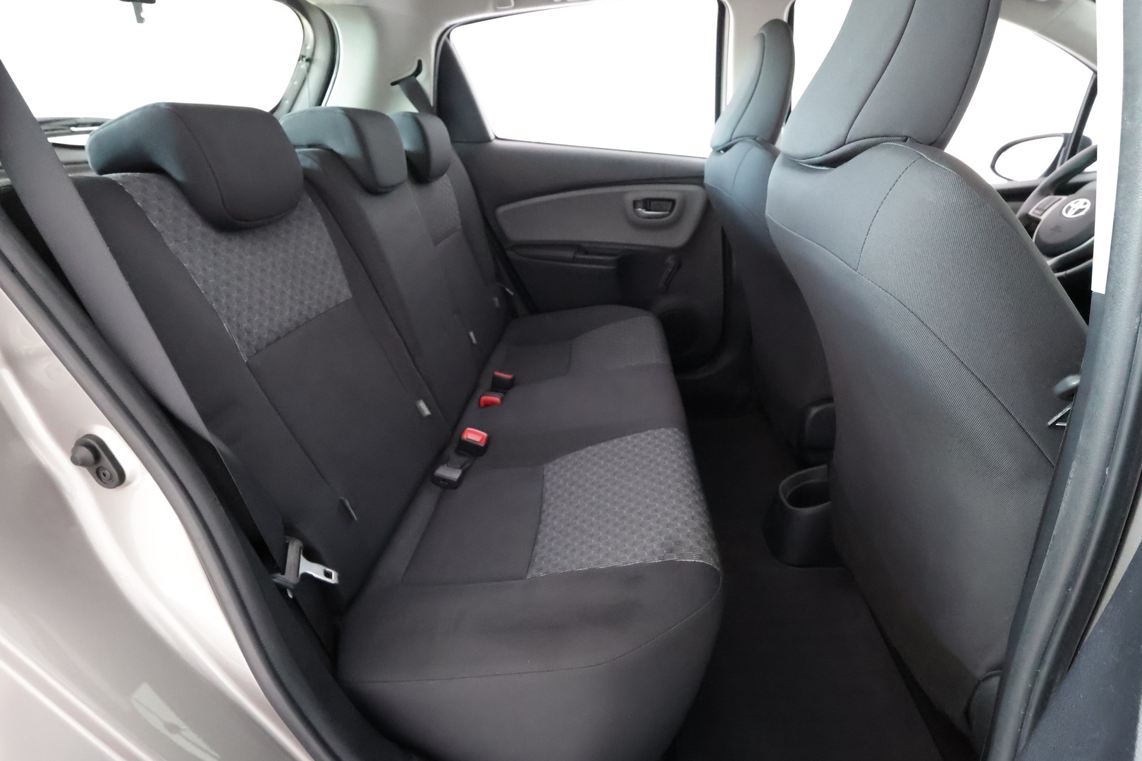 TOYOTA Yaris 2015