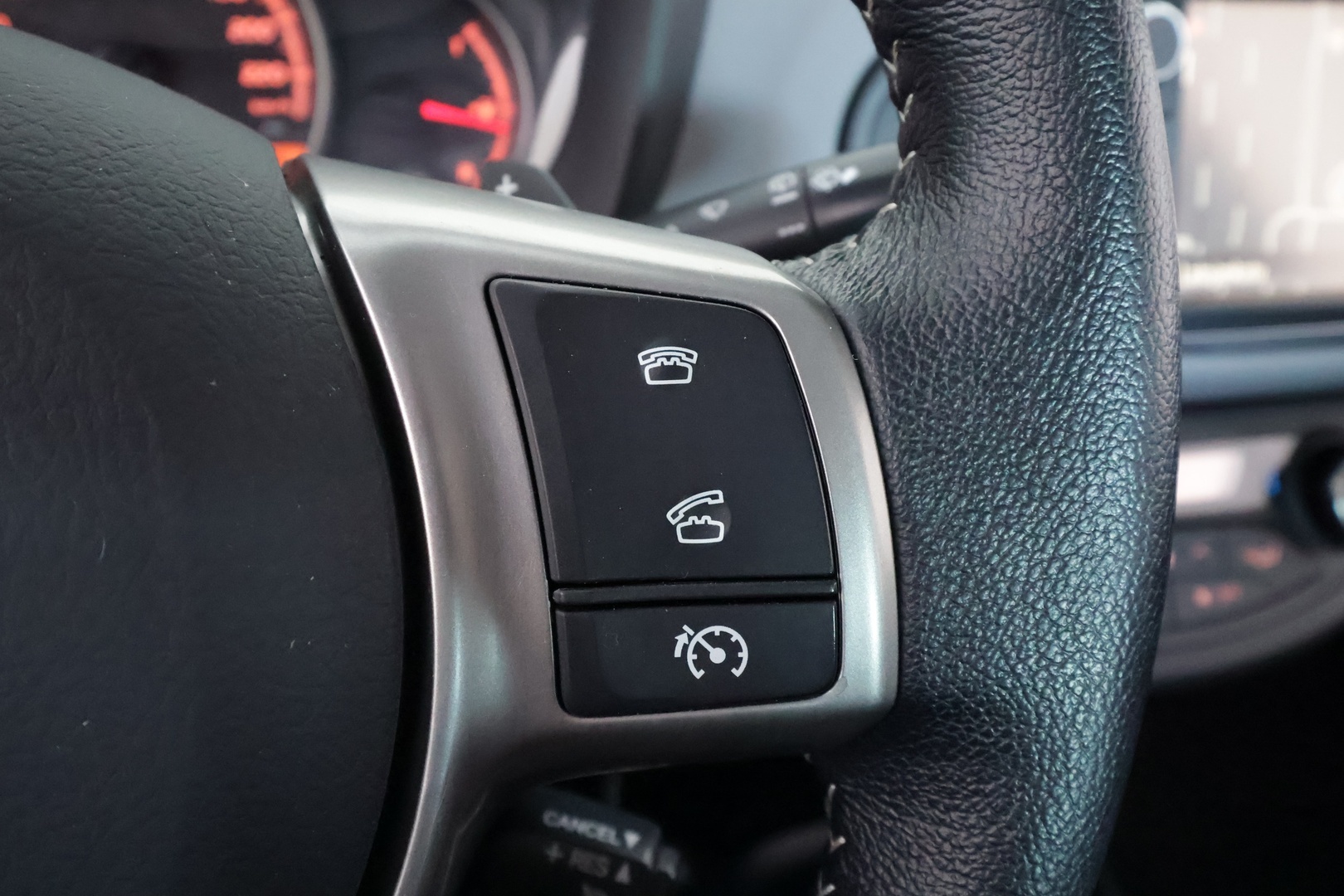 TOYOTA Yaris 2015