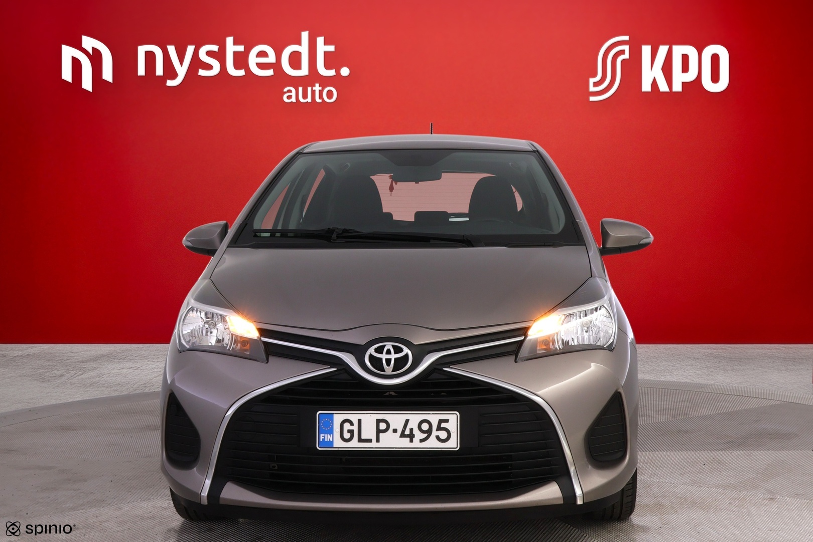 TOYOTA Yaris 2015