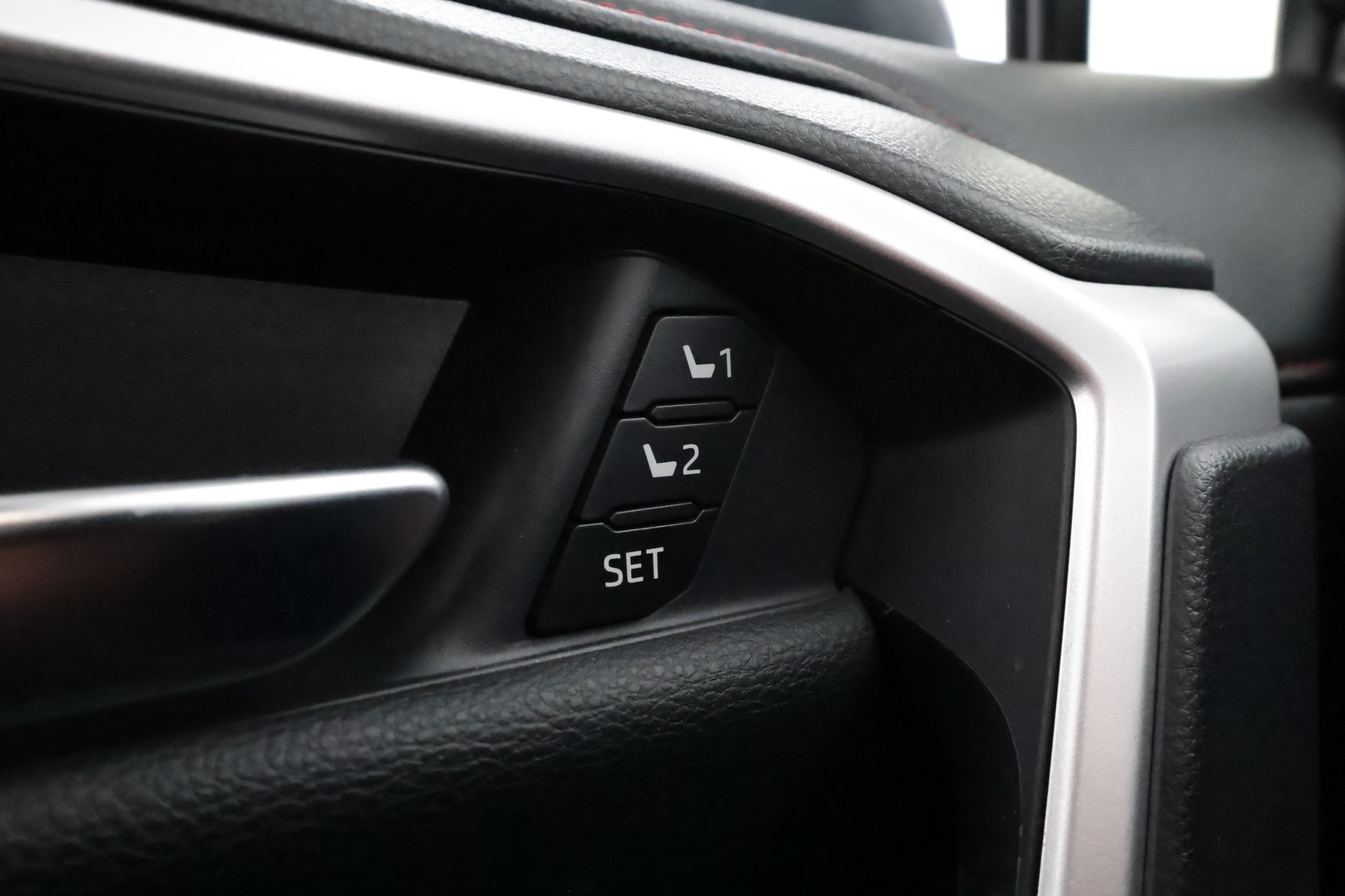 TOYOTA RAV4 PLUG-IN 2024