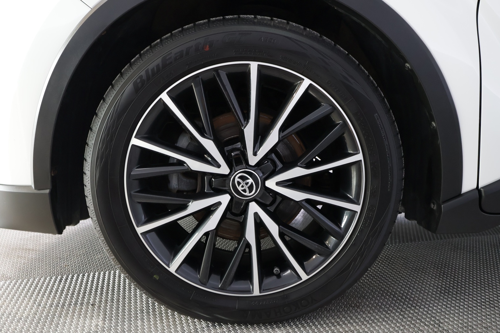 TOYOTA C-HR 2018