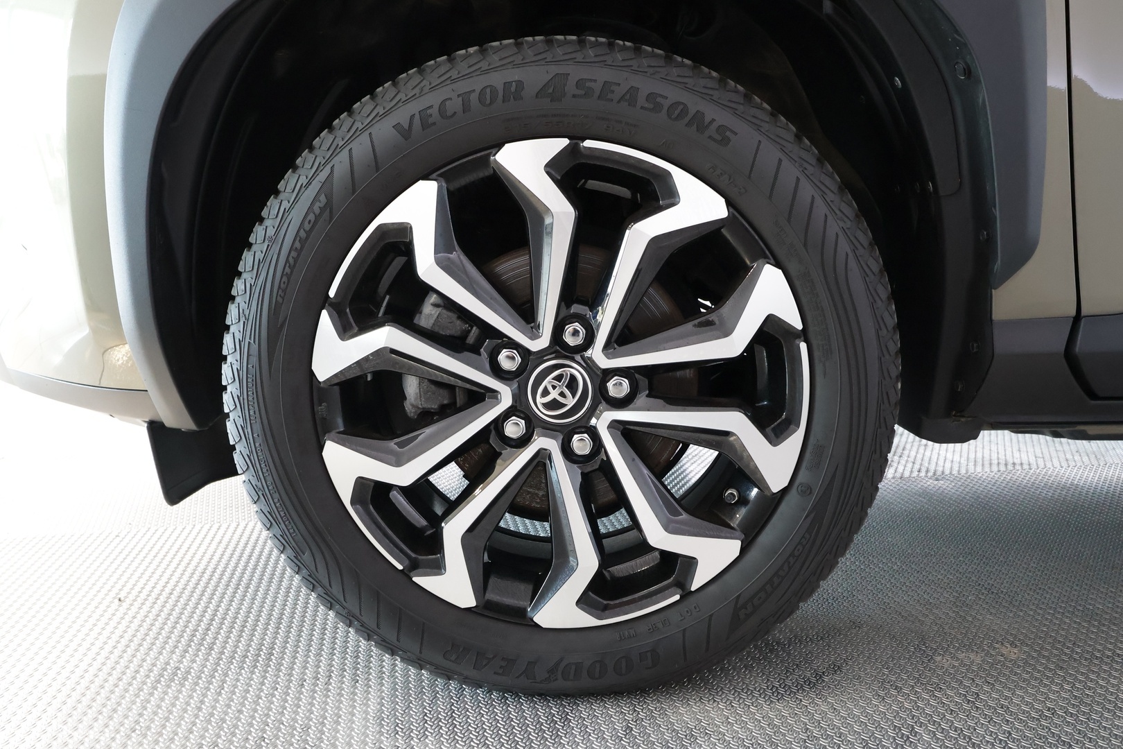 TOYOTA YARIS CROSS 2022