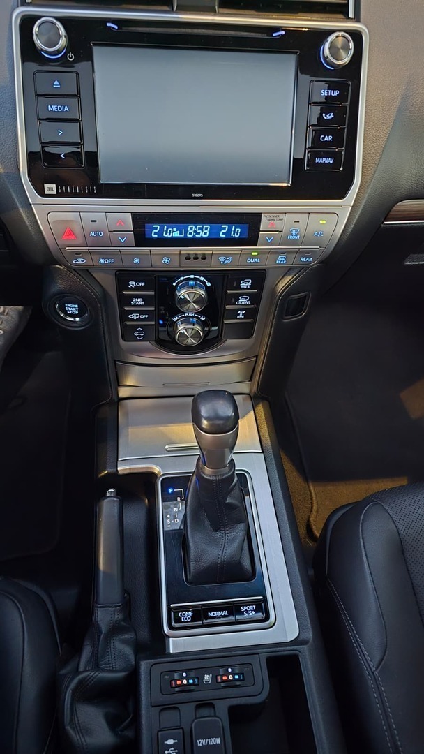 TOYOTA LAND CRUISER 2019