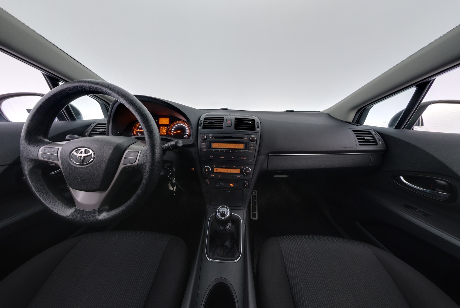 TOYOTA Avensis 2011