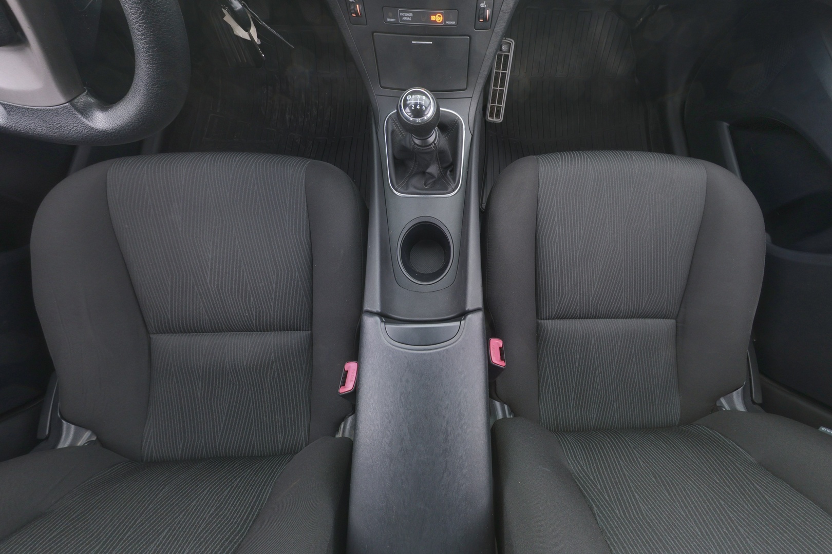 TOYOTA Avensis 2011