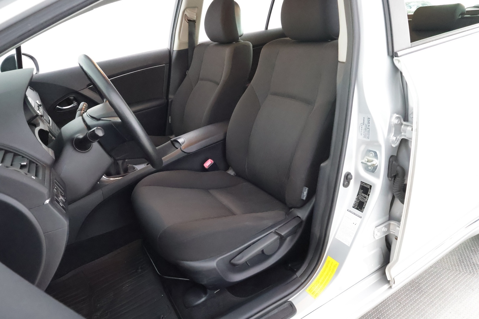 TOYOTA Avensis 2011