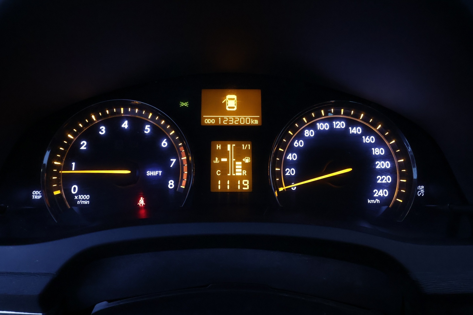 TOYOTA Avensis 2011