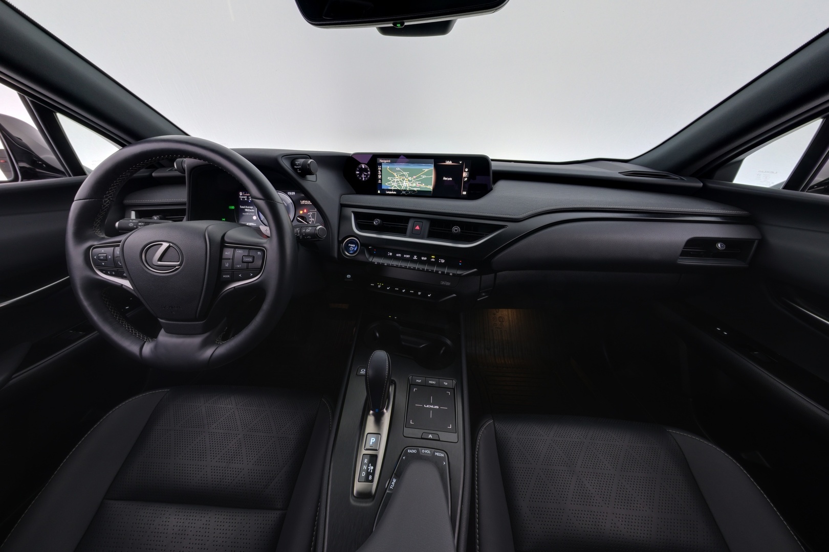 LEXUS UX 2021