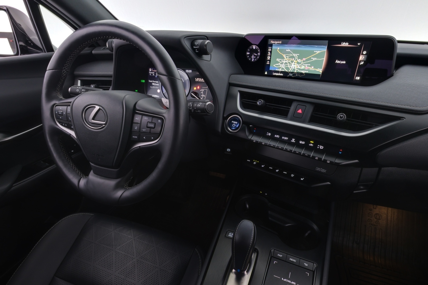 LEXUS UX 2021