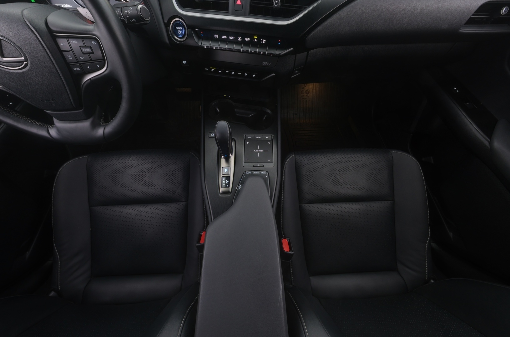 LEXUS UX 2021