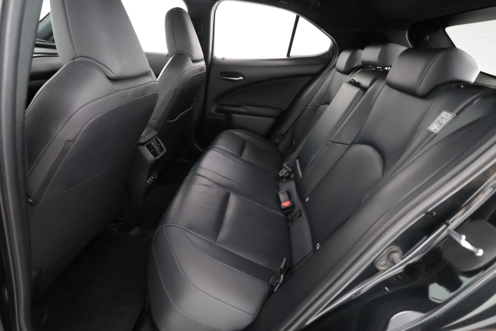 LEXUS UX 2021