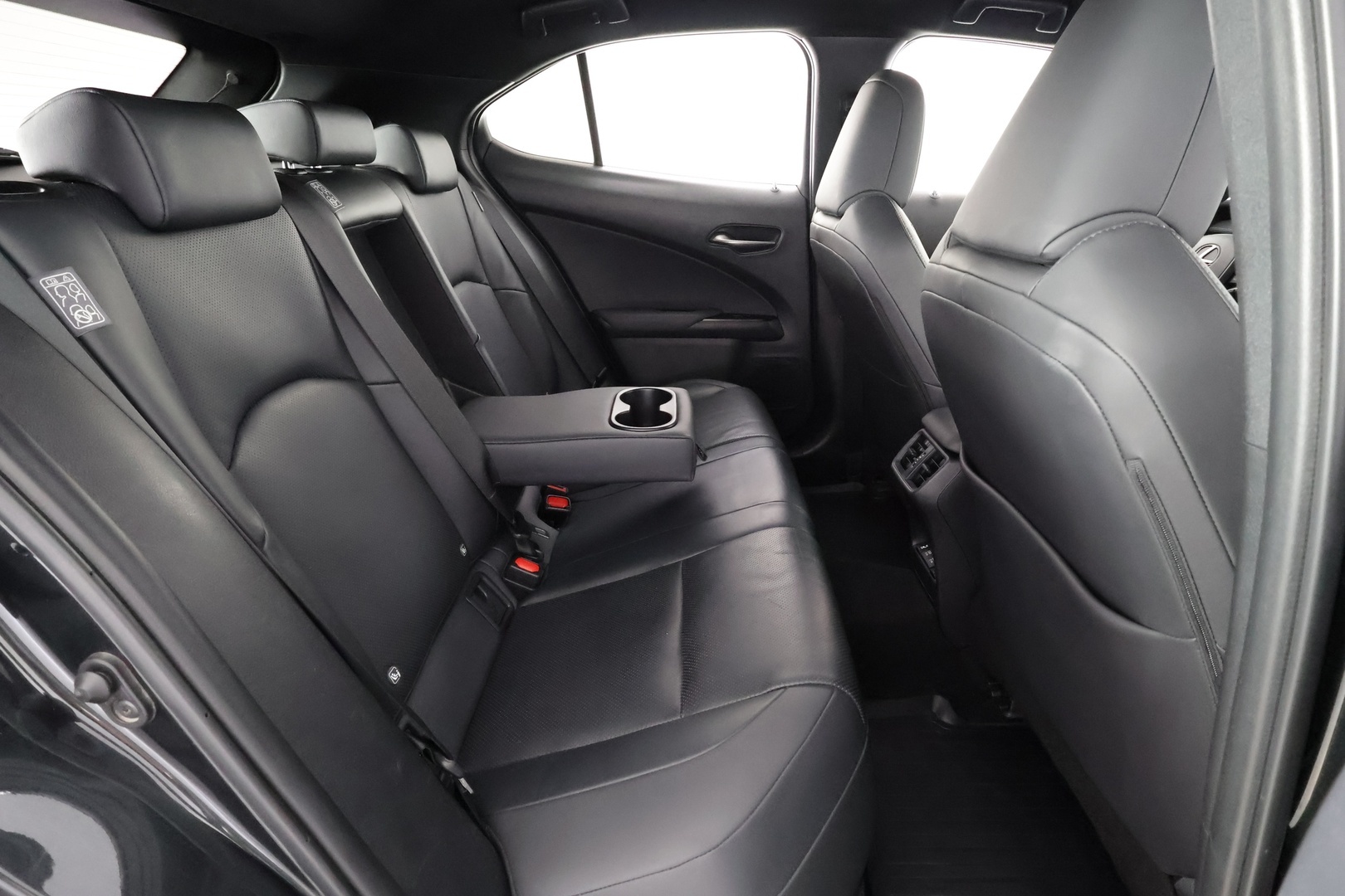 LEXUS UX 2021