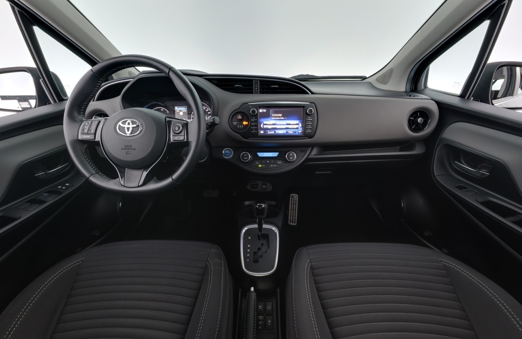 TOYOTA Yaris 2017